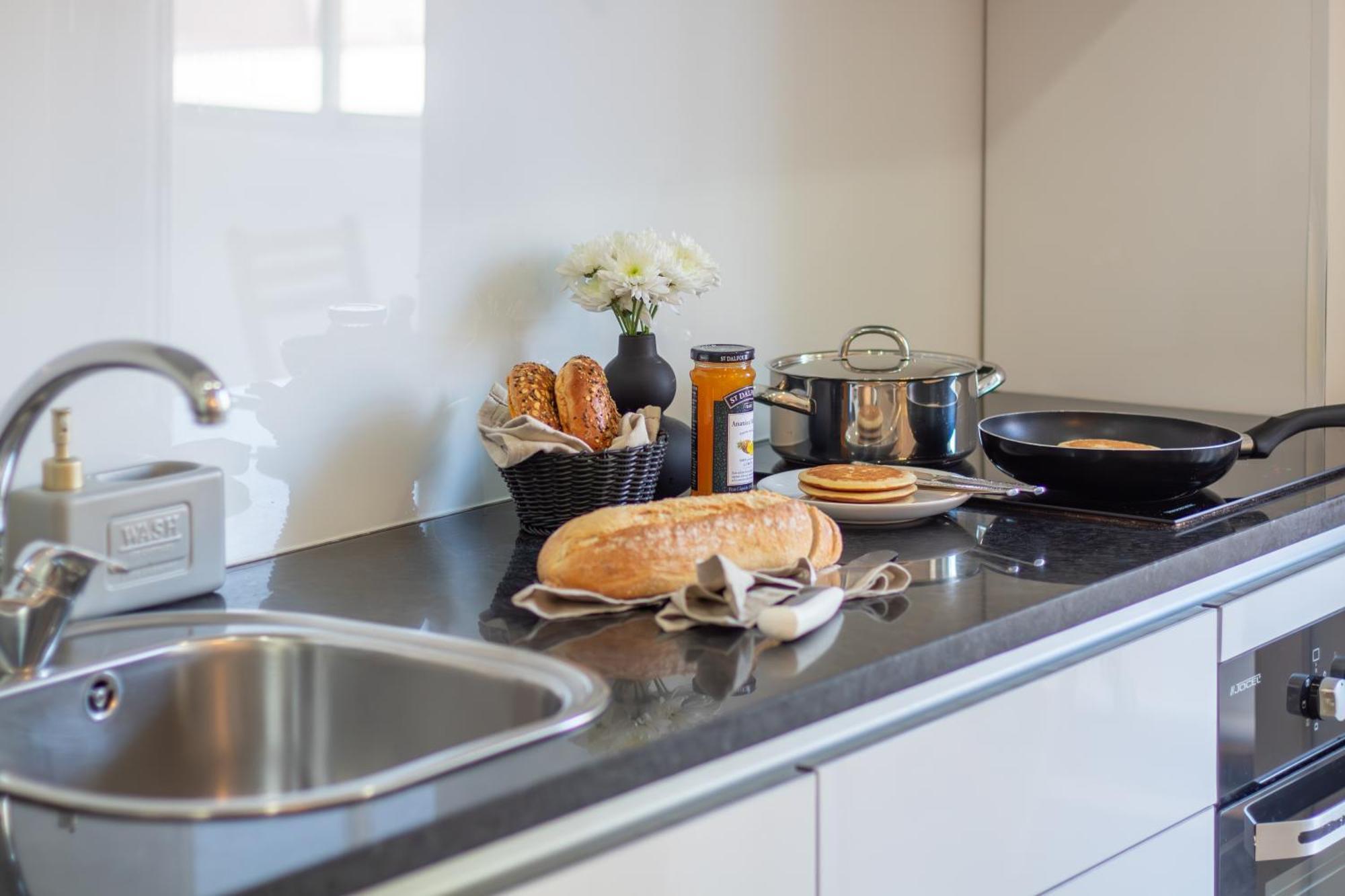 Lovelystay - Boavista Cozy Apartment Porto Ngoại thất bức ảnh